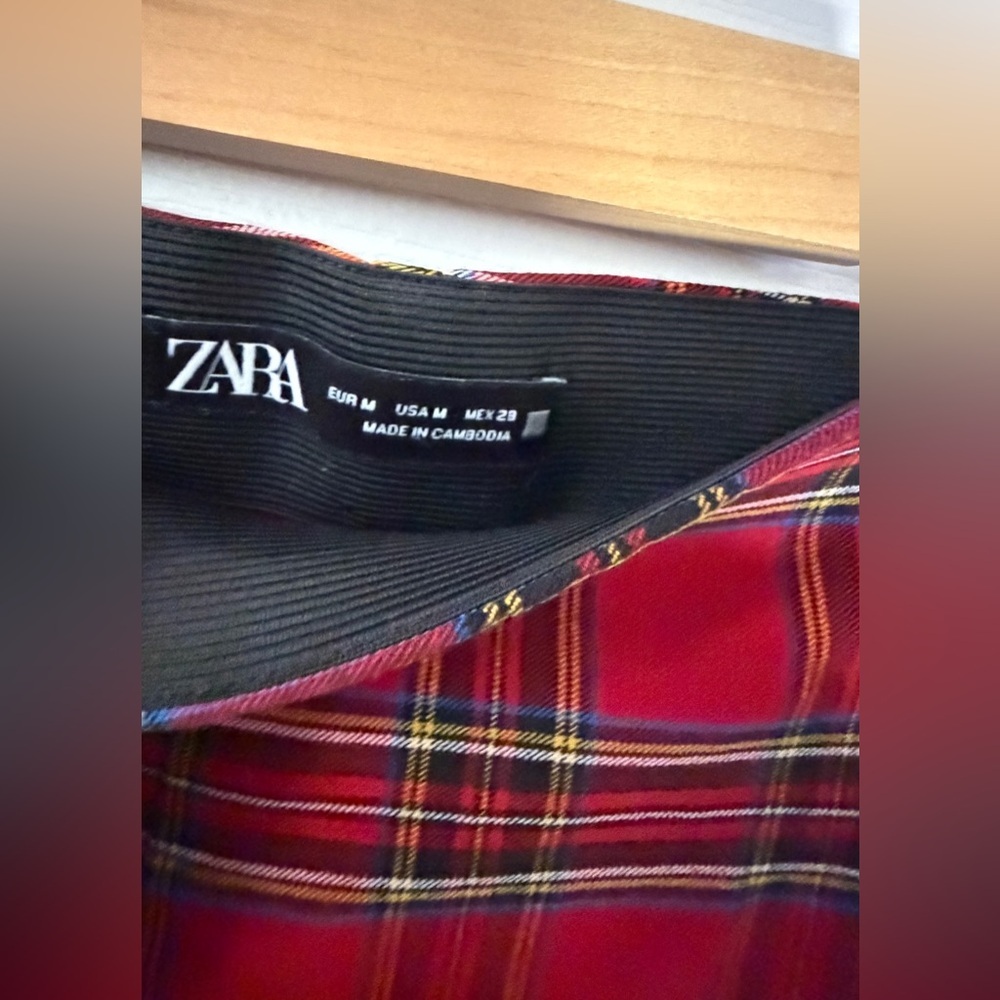 Zara Red Plaid Stretch Ankle Length Pants , Size Medium - Picture 2 of 6